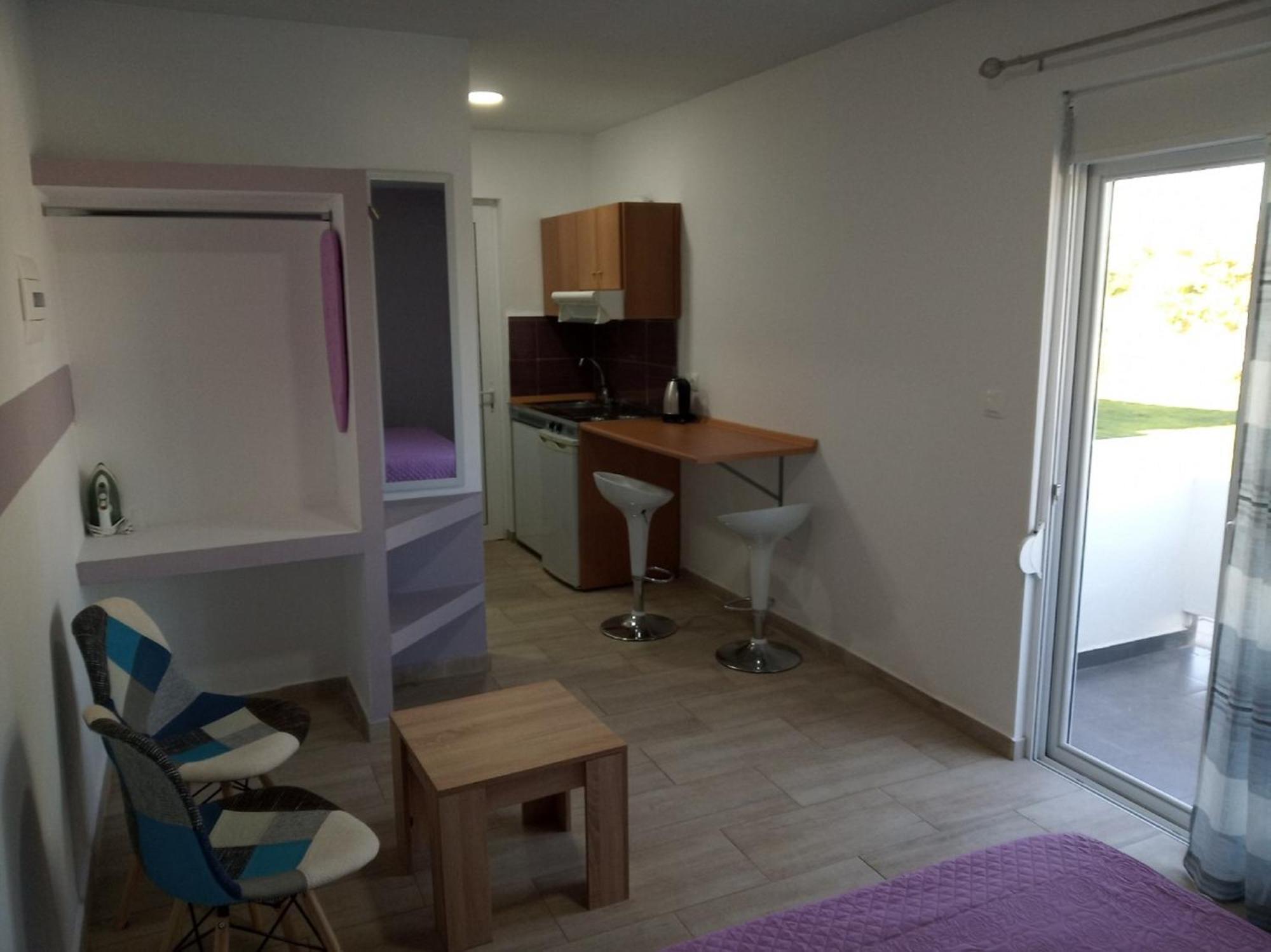 Toulas & Apts No2 Apartment